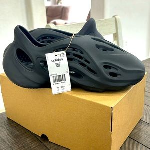 adidas Yeezy Foam RNR